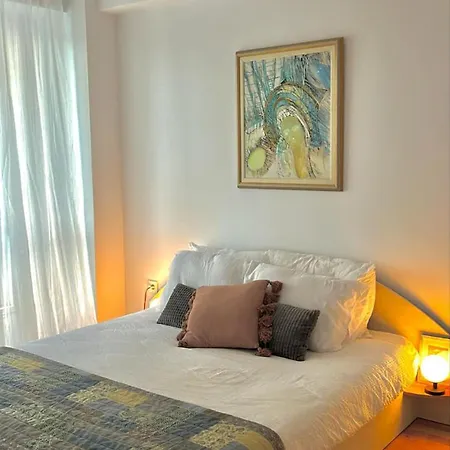 East Gate Retreat Apartment *
