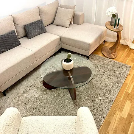 East Gate Retreat سكوبجي